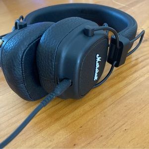Marshall Bluetooth headphones